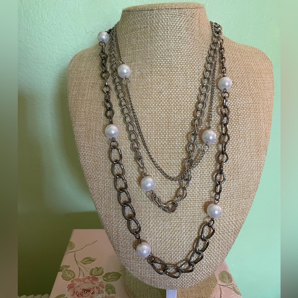 Elegant Silver and Pearl Layered Necklace - Picture 1 of 4